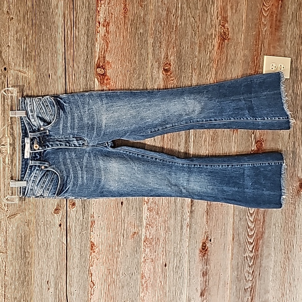 KanCan High Rise Flare Back Seam Jean's Size 25